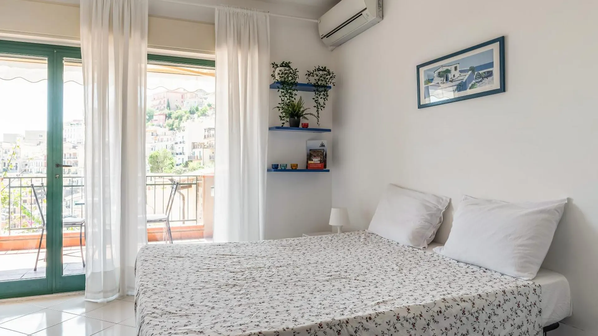 Romantic Retreat In Taormina